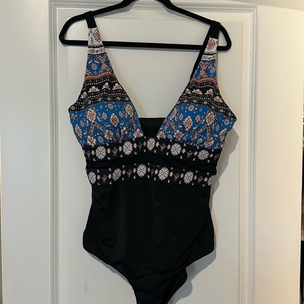 CUPSHE beautiful one piece swimsuit!